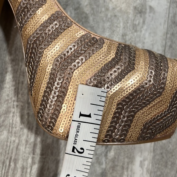 New Steve Madden Disko Sequence Platform Heels - Picture 12 of 13